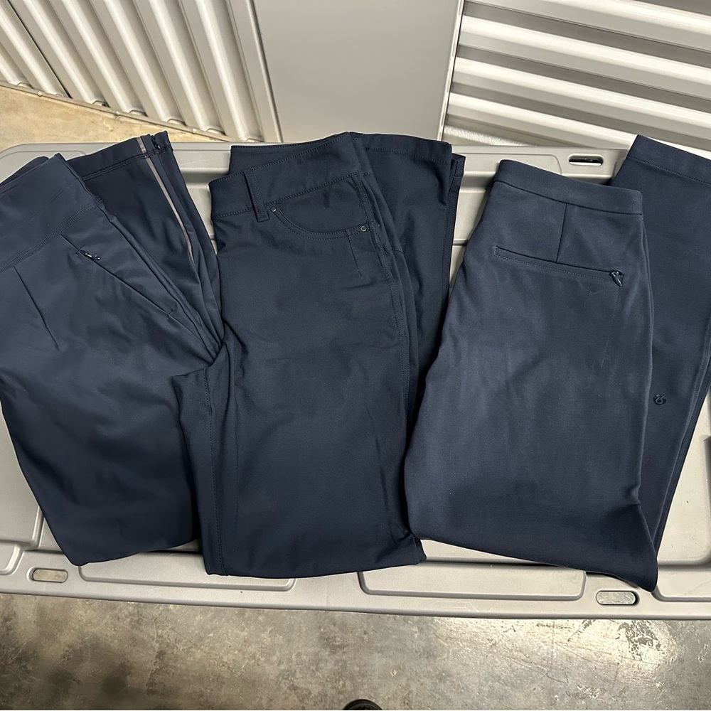 Lululemon Athletica Women's Navy Trousers size 4